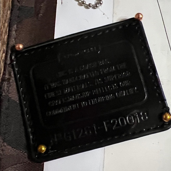 Shadow Box Art with 4 hangtags, an original creed, 1941 hardware and pull strap - Picture 3 of 9